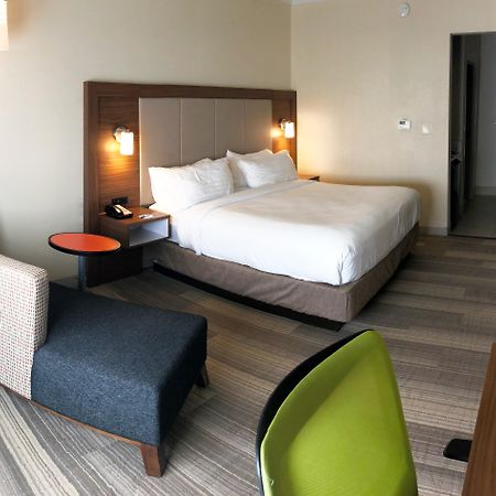 Holiday Inn Express Hotel & Suites Greenville By Ihg Bagian luar foto