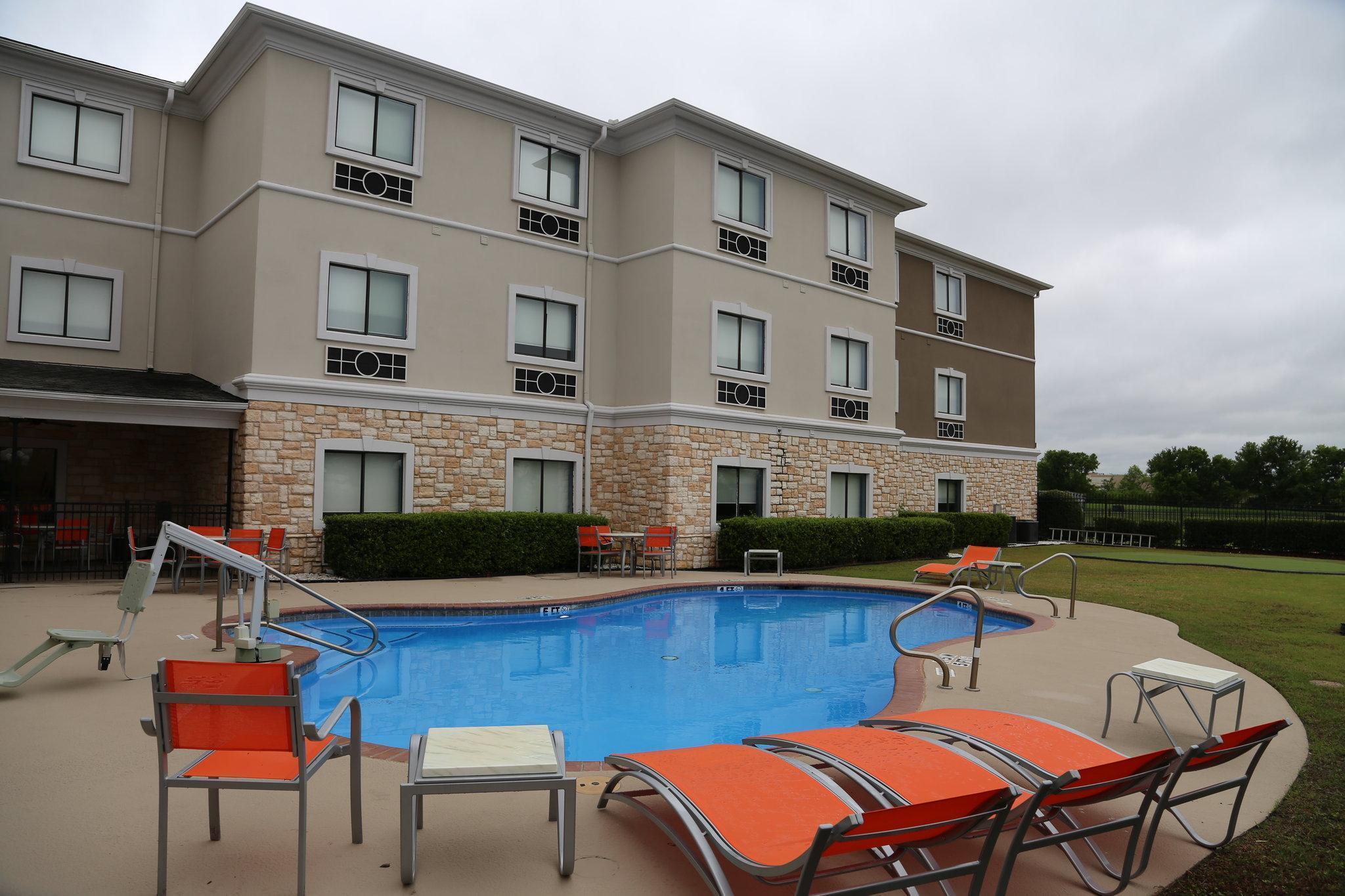 Holiday Inn Express Hotel & Suites Greenville By Ihg Bagian luar foto