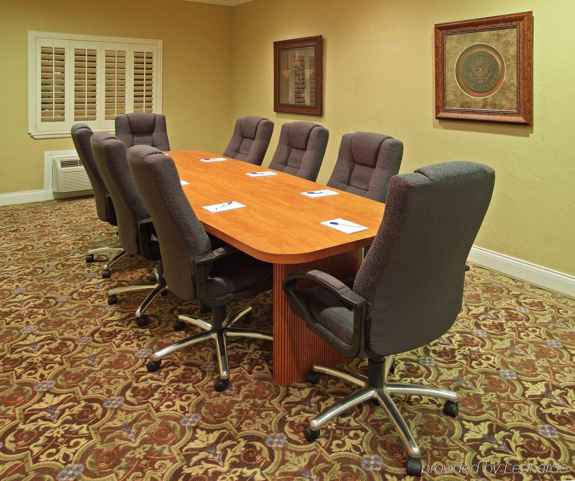 Holiday Inn Express Hotel & Suites Greenville By Ihg Bagian luar foto