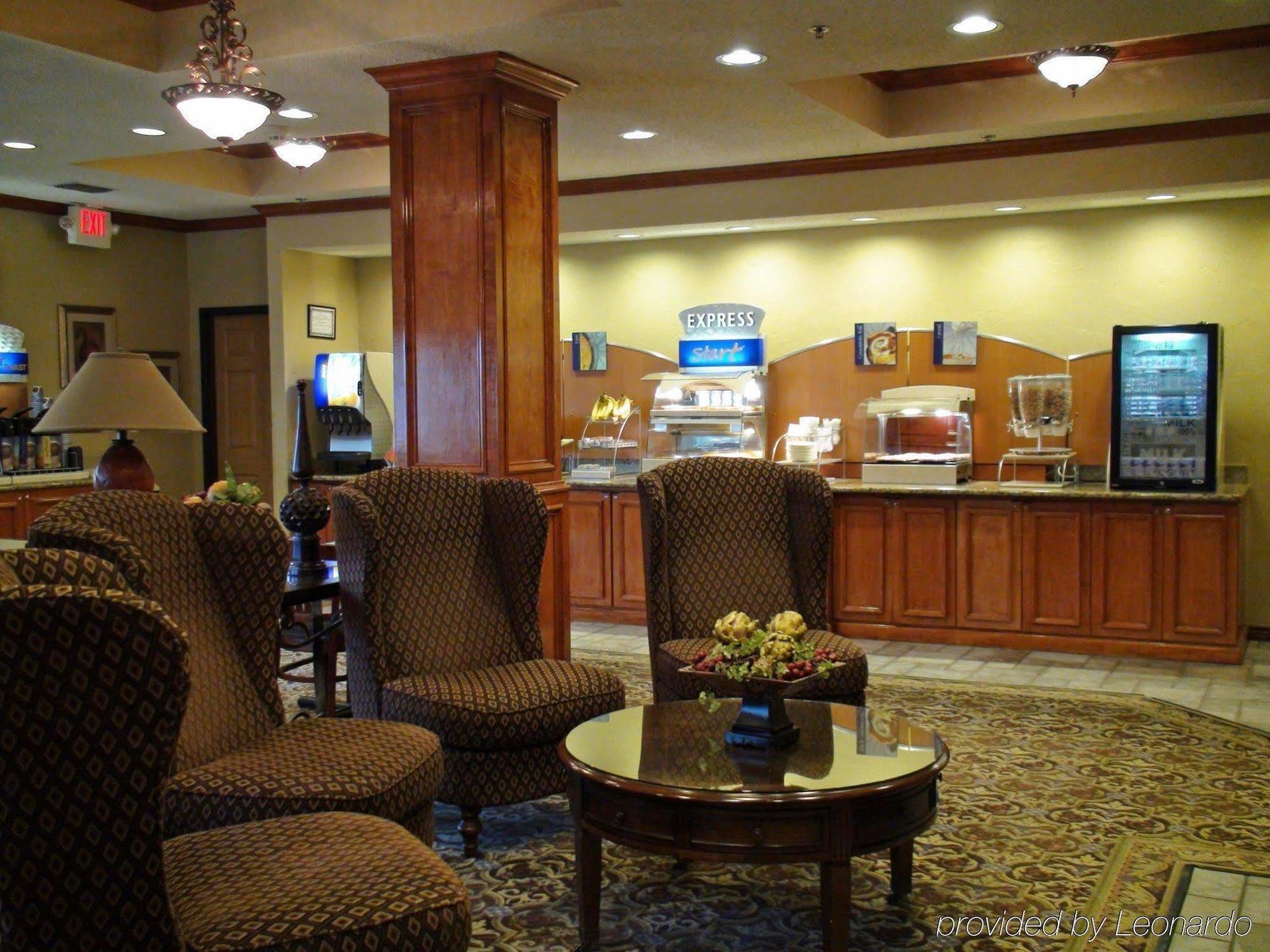 Holiday Inn Express Hotel & Suites Greenville By Ihg Bagian luar foto