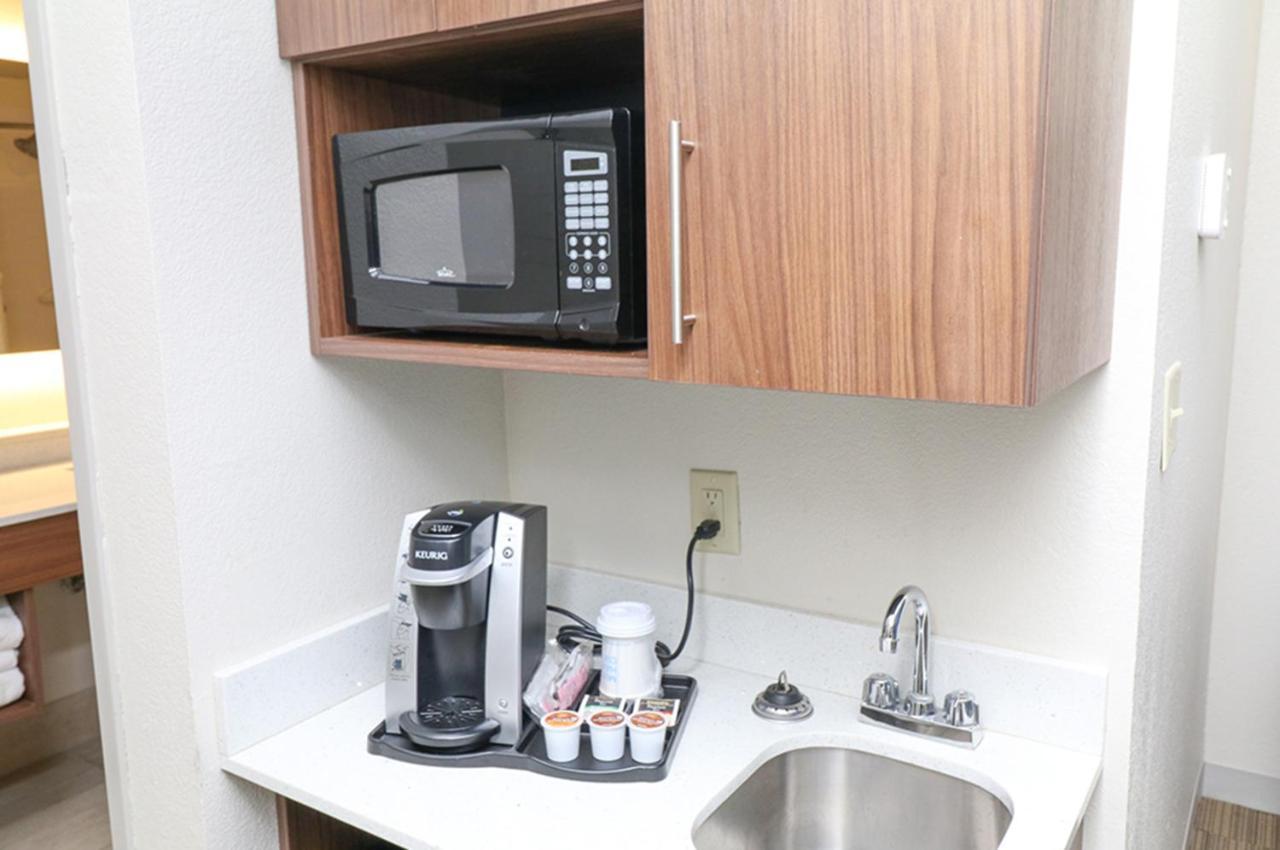 Holiday Inn Express Hotel & Suites Greenville By Ihg Bagian luar foto