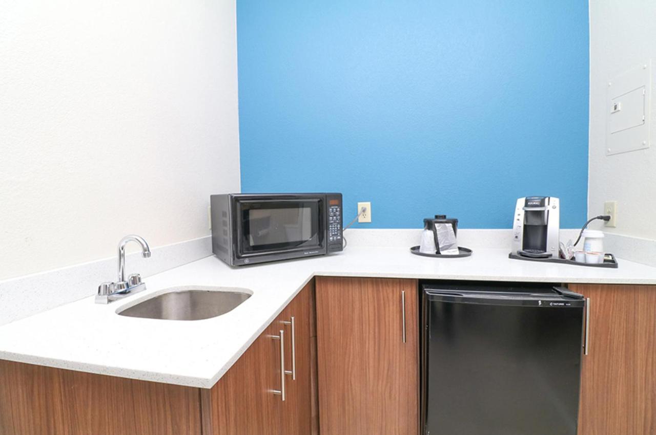 Holiday Inn Express Hotel & Suites Greenville By Ihg Bagian luar foto