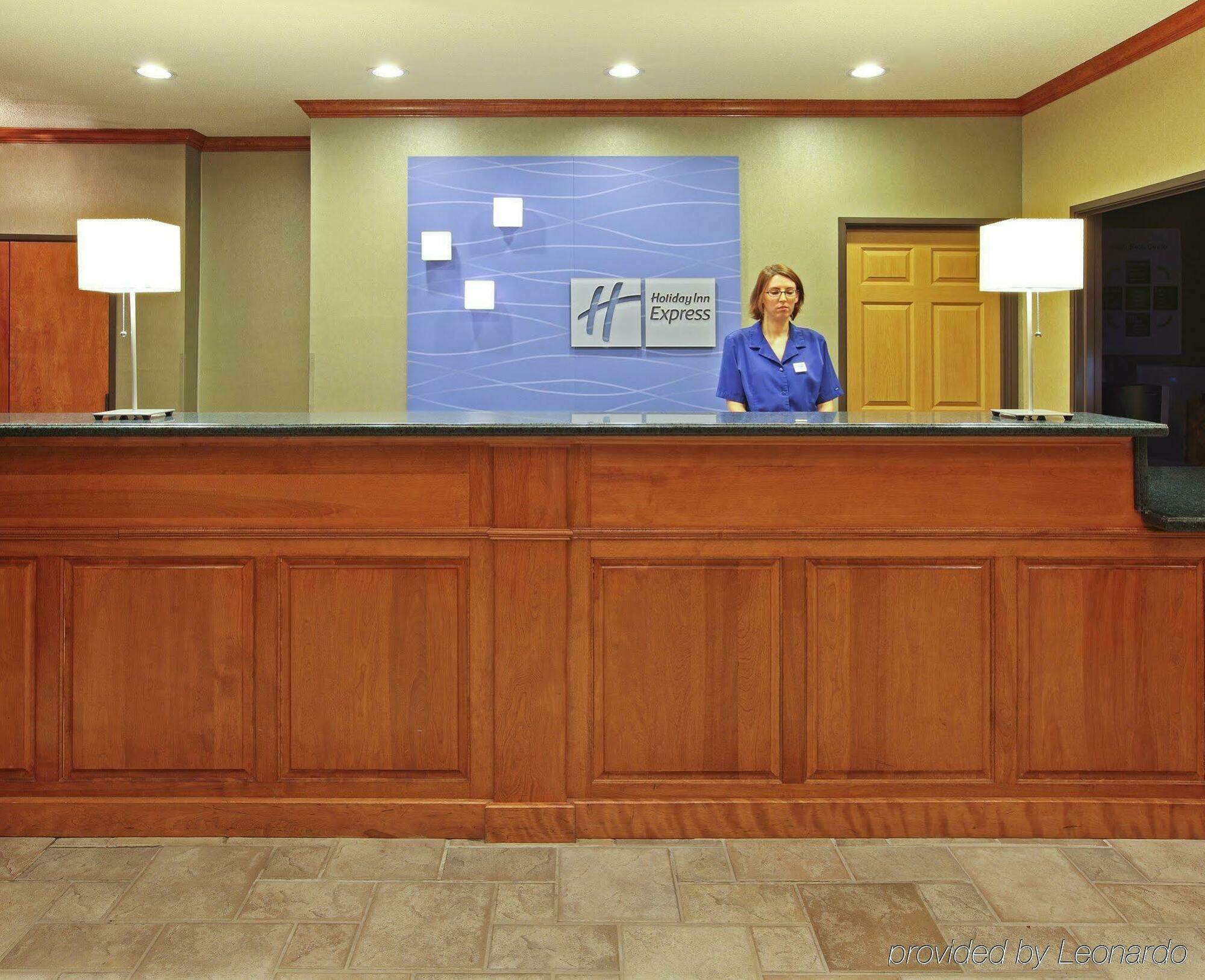 Holiday Inn Express Hotel & Suites Greenville By Ihg Bagian luar foto