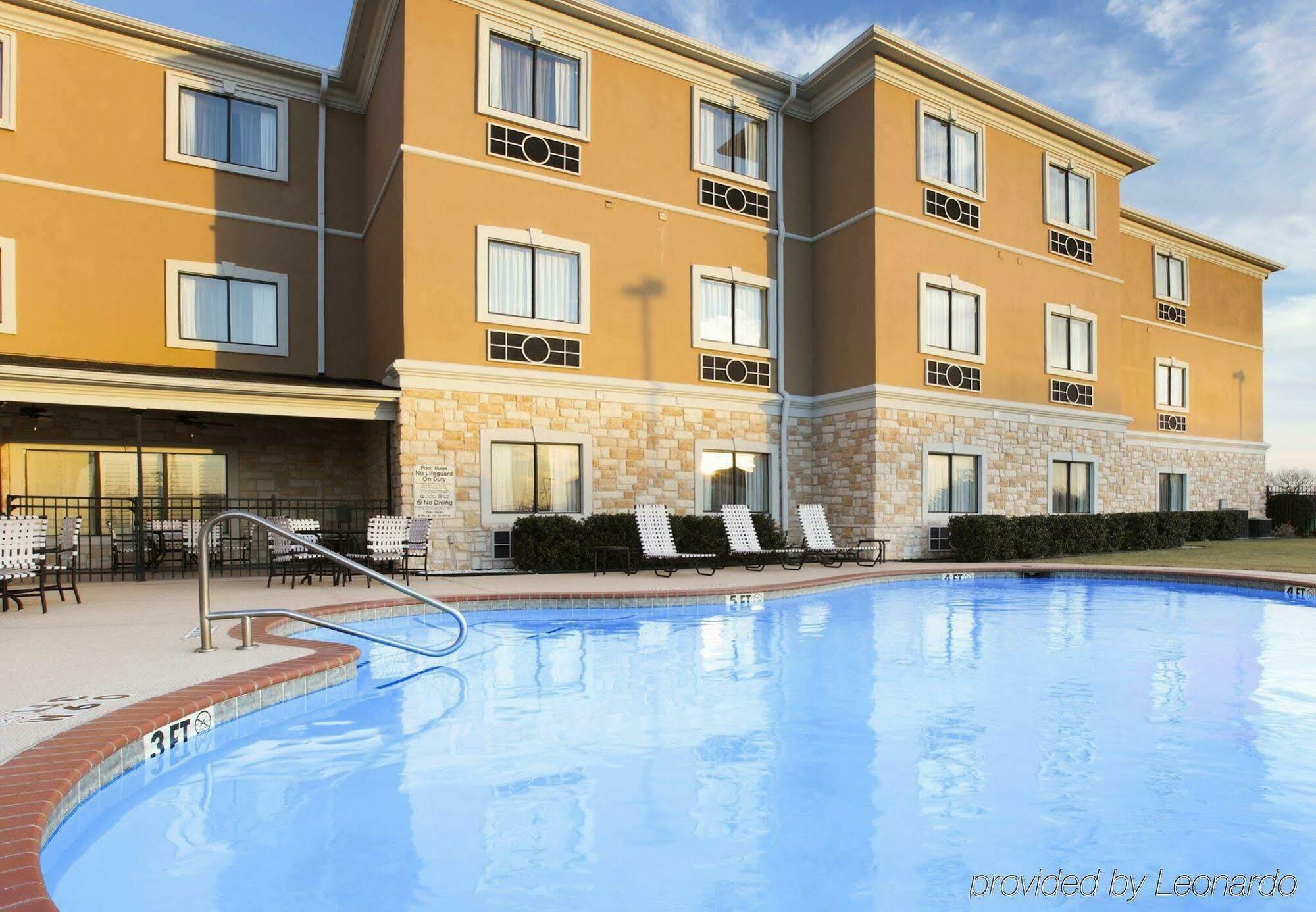 Holiday Inn Express Hotel & Suites Greenville By Ihg Bagian luar foto