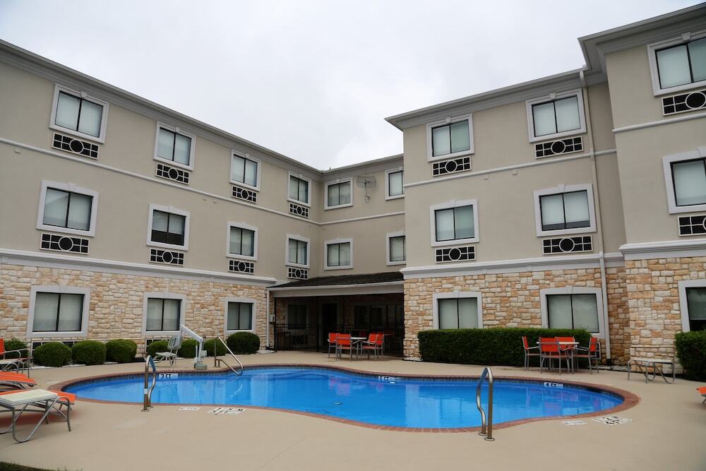 Holiday Inn Express Hotel & Suites Greenville By Ihg Bagian luar foto